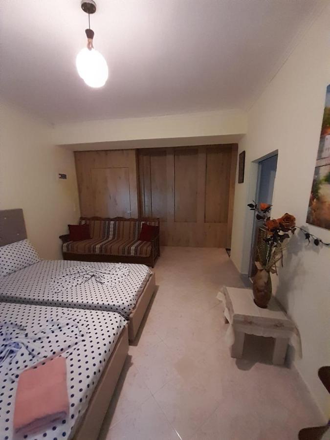 Mona'S Guesthouse Σαράντα Εξωτερικό φωτογραφία